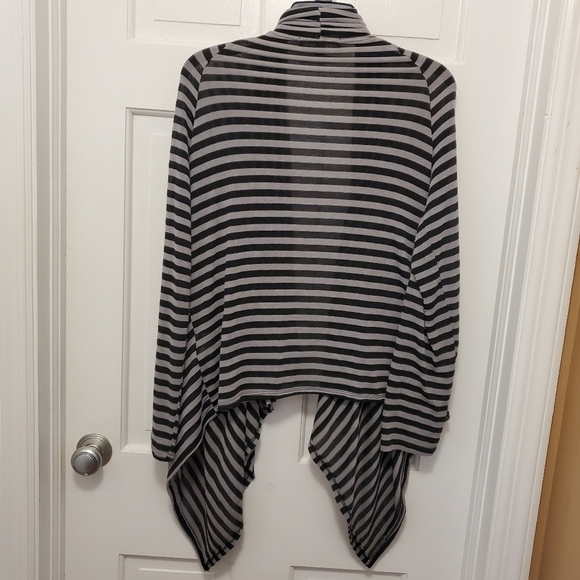 Ellen Tracy Black & Gray Striped Lightweight Open front Cardigan size Large - Picture 10 of 10